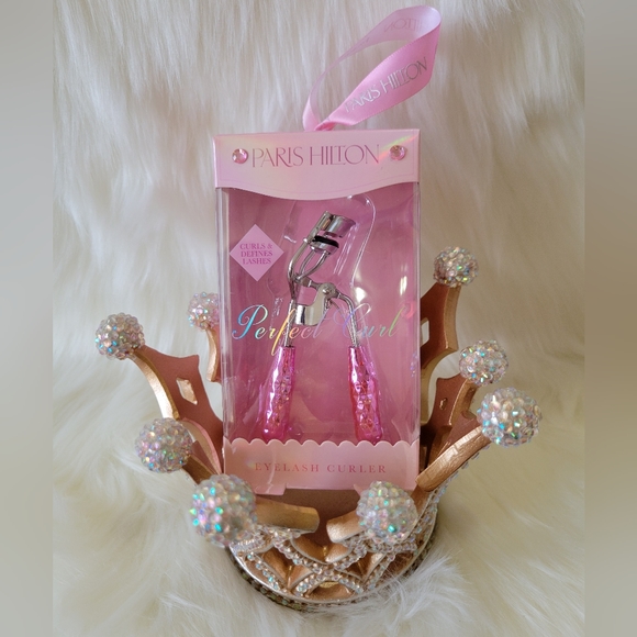 🩷🎀PARIS HILTON EYELASH CURLER🎀🩷 - Picture 1 of 4